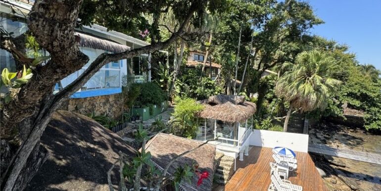 casa-costeira-sul-da-ilha-12