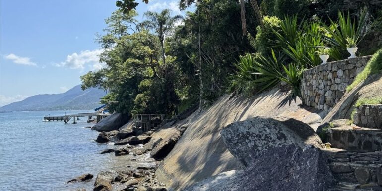 casa-costeira-sul-da-ilha-14